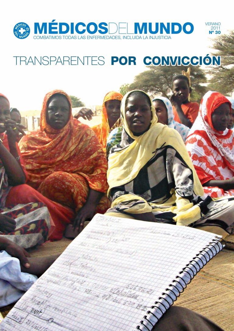 Portada Revista de Médicos del Mundo nº 30 Verano 2011. Transparentes por convicción