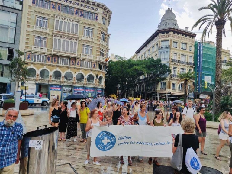 Médicos del Mundo Comunidad Valenciana en una movilización en defensa del derecho a la salud.