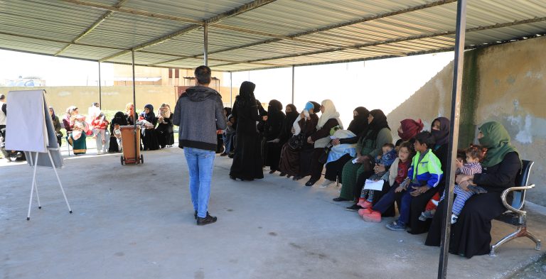 2024 Charla en un centro de salud en Siria