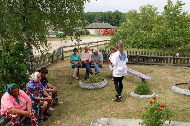 Sesión de sensibilización en Chernihiv oblast , Ucrania